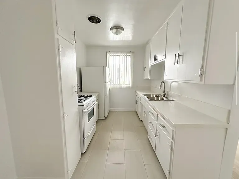 11509 Venice Blvd #3 — Photo 4