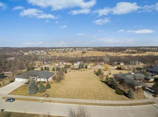 651 Highland Park Ave, Coralville, IA 52241