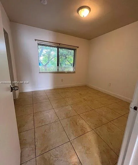 2121 SW 14th Ter #5 — Photo 9