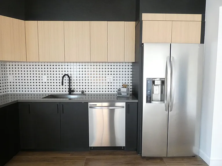 6034 Craner Ave — Photo 15