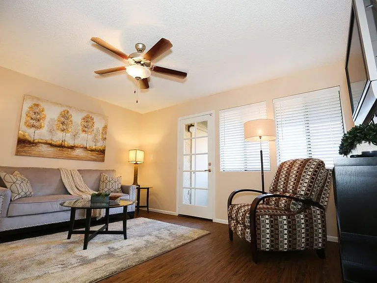 10134 W Mohawk Ln — Photo 29