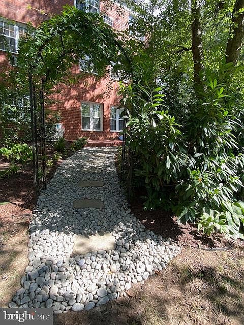 1st image of 3325 Valley Dr