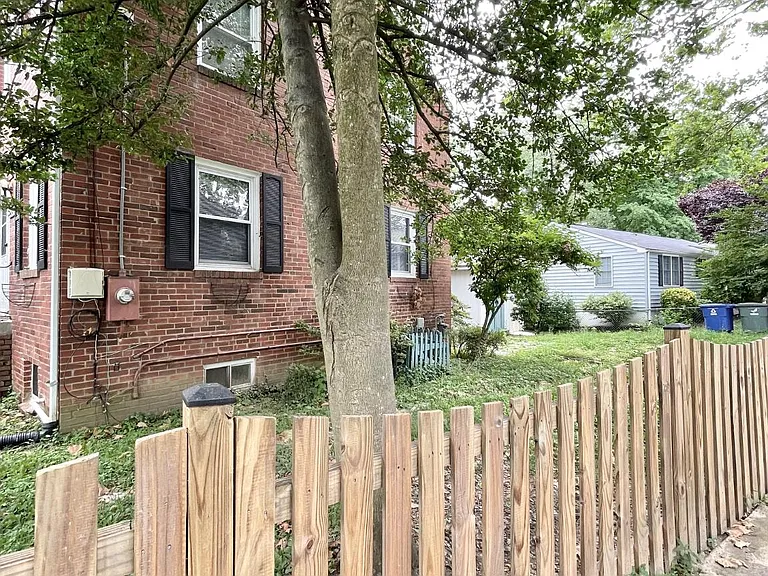 2528 N Winchester St — Photo 3