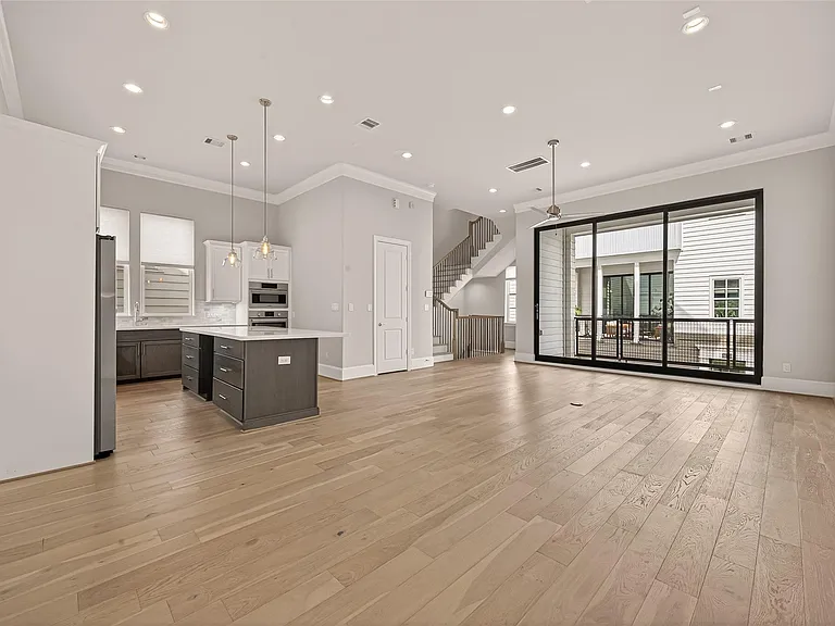 2218 Lou Ellen Ln #C — Photo 11