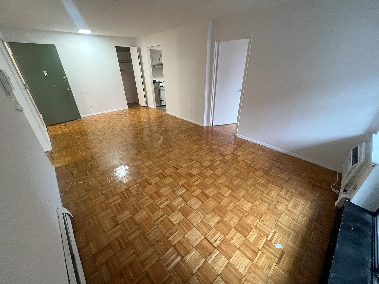 2 bed, 925 sqft, $2,395 — Photo 3