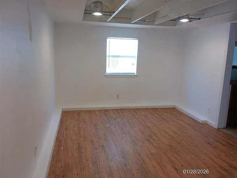4619 Avenue S — Photo 20