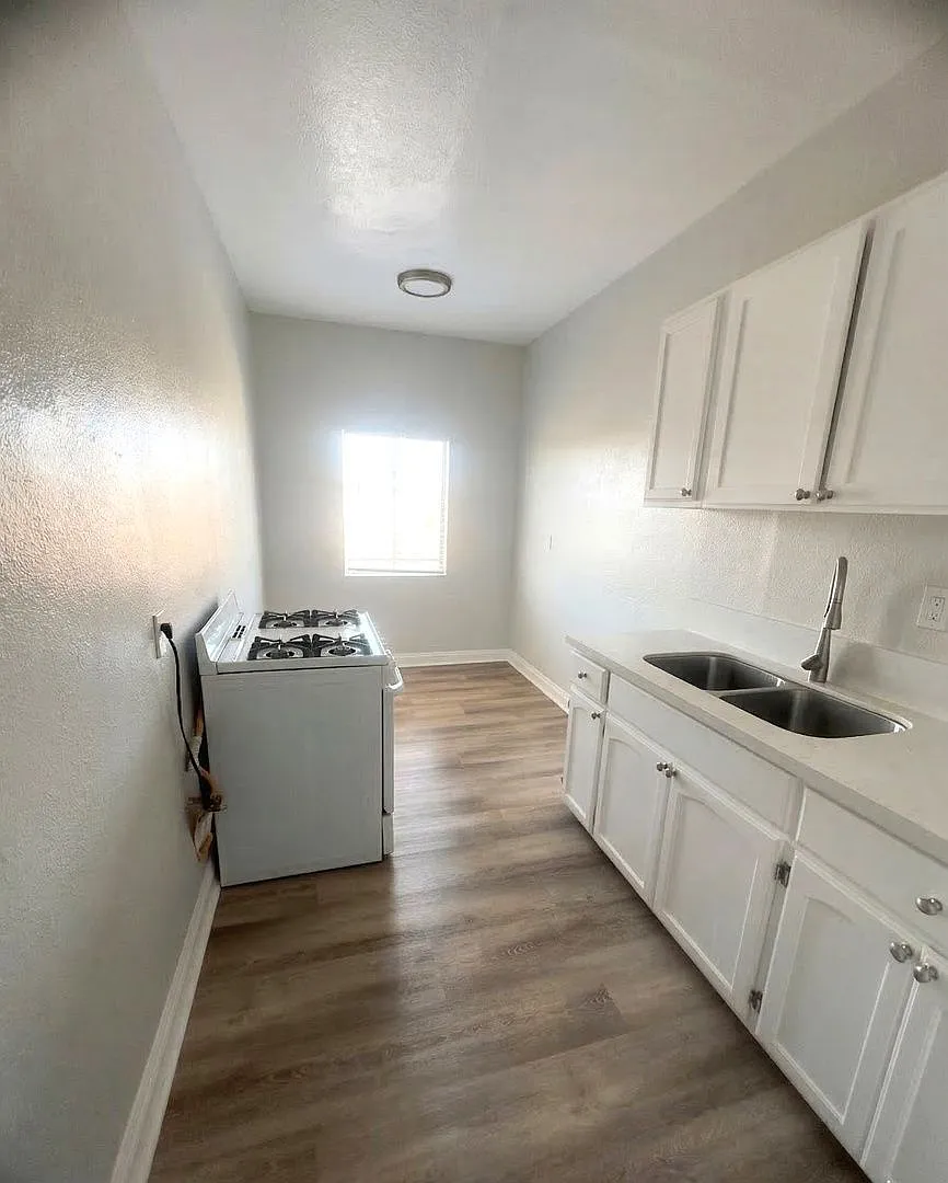 1 bed, 1.0 bath, 650 sqft, $1,900 — Photo 1
