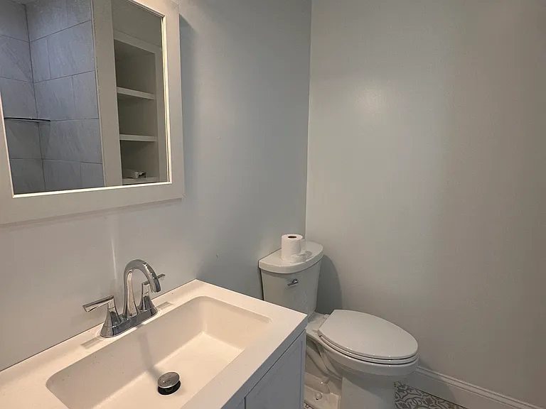 80 Holland Ave — Photo 7