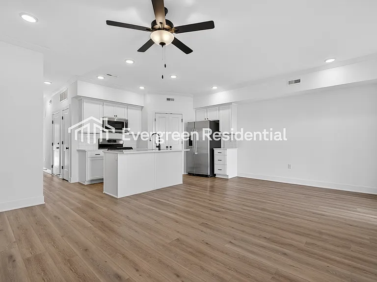 7036 NW 82nd St — Photo 15