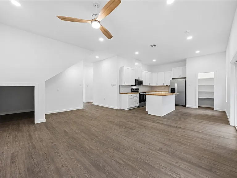 26 Wood Glen Dr — Photo 3