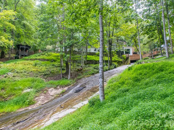 125 Little Willow Cir, Hendersonville, NC 28739