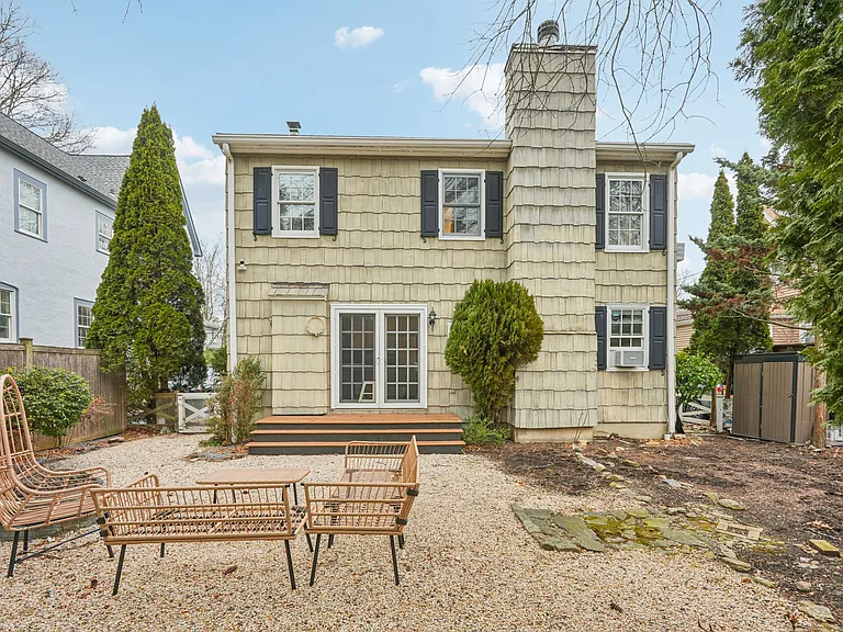9 Oakwood Ave — Photo 37