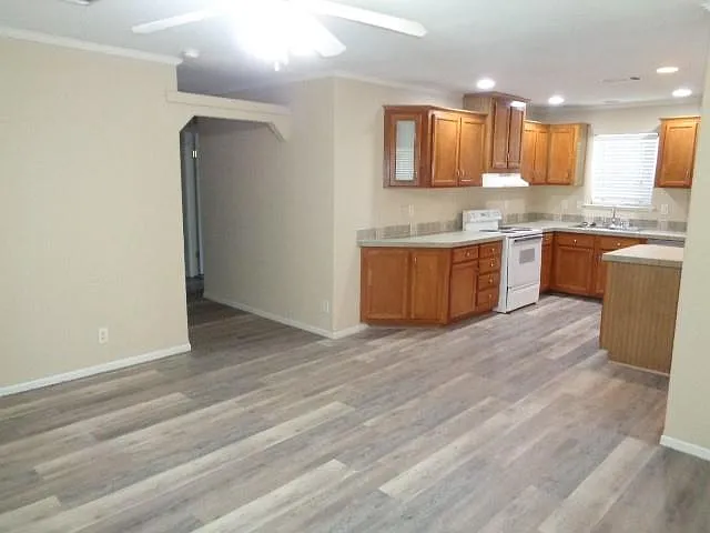 3 bed, 2.0 bath, 1490 sqft, $1,600 — Photo 4