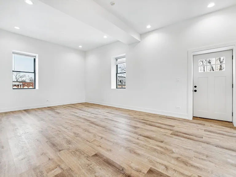 2219 N Hamilton Ave #305 — Photo 9