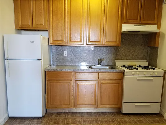 Rented by Supreme Plus Realty Group Inc | media 19