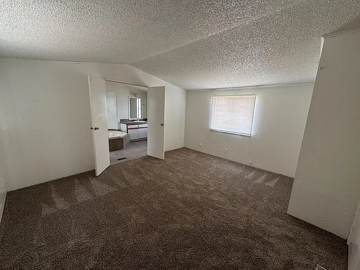 13729 W Maryland Ave — Photo 12
