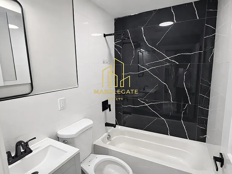 494 S 18th St #3E — Photo 7