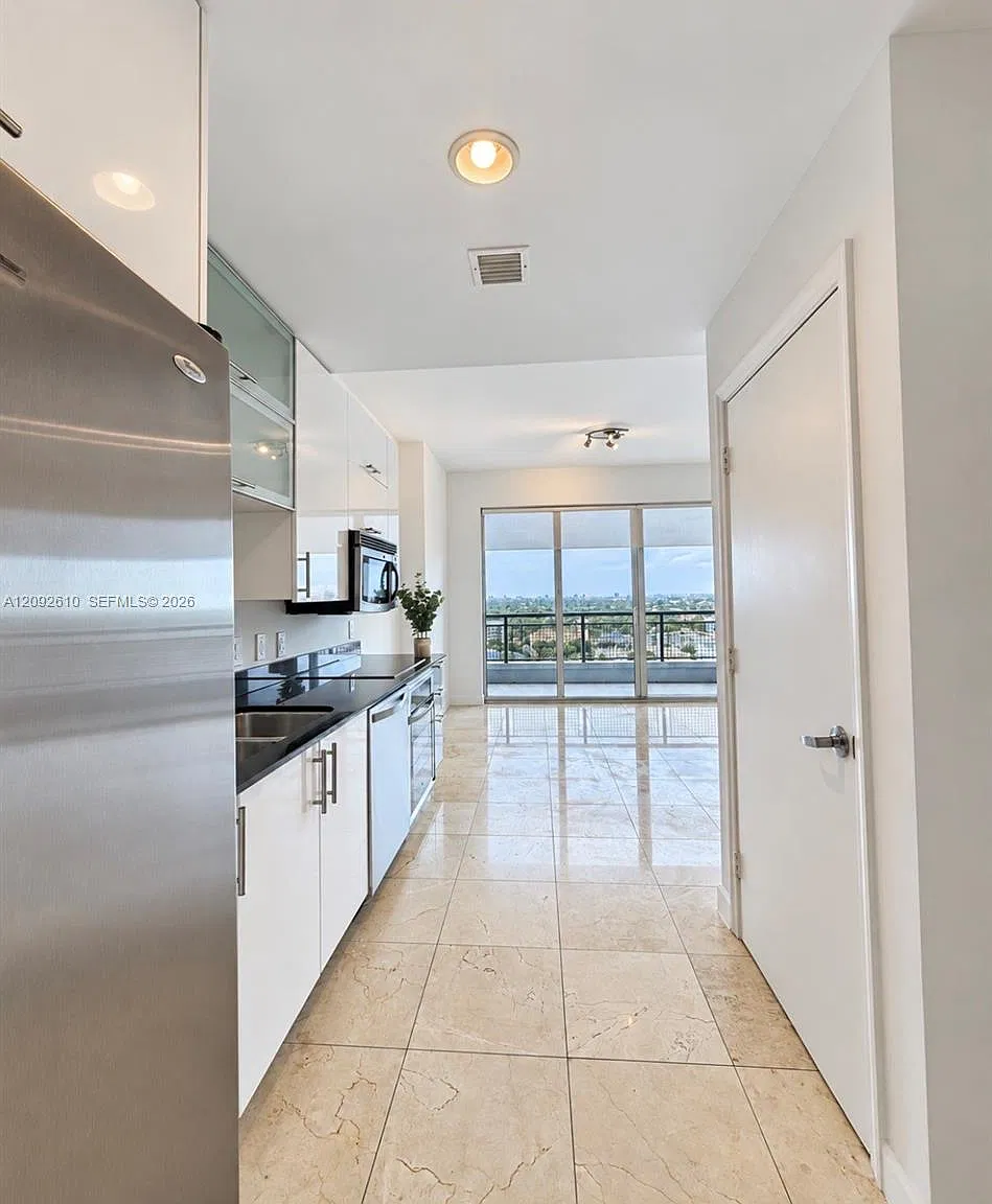 Infinity At Brickell Cond — Photo 1