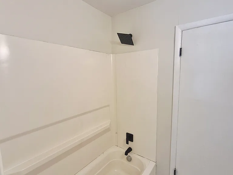 200 Wellview Dr — Photo 20