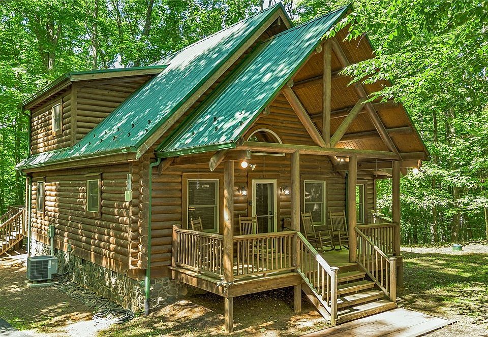 1st image of 387 Woodland Ridge