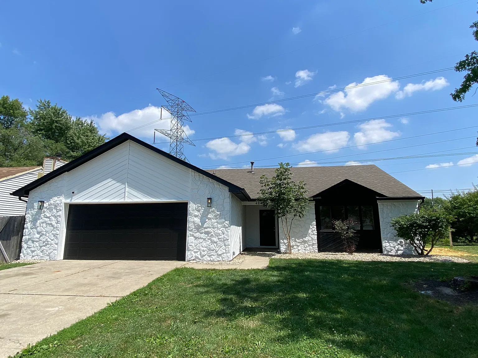 4241 Eagle Lake Dr photo 1