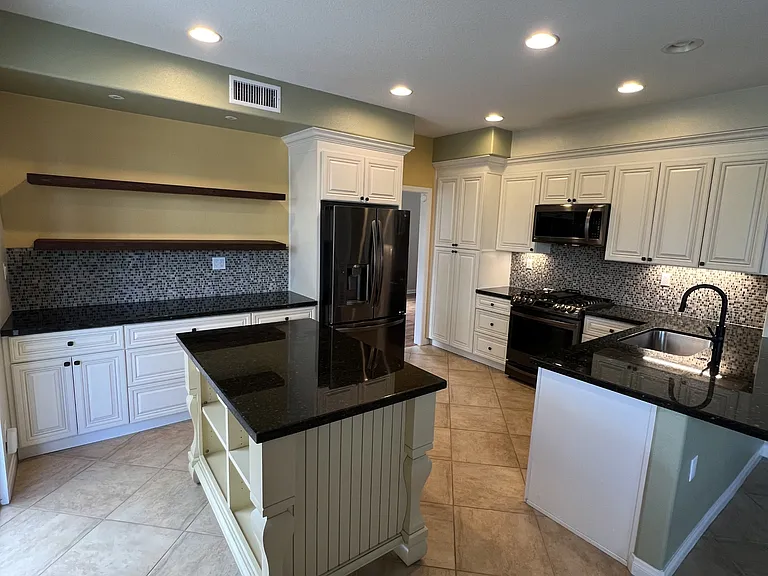 42251 Harwick Ln — Photo 36