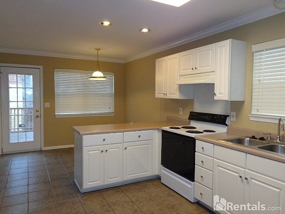 5th image of 7841 Farmington Pl