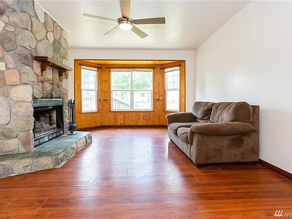 5th image of 2377 Lincoln Ave SE