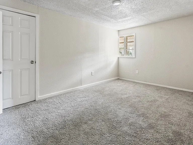 5400 Michigan Ave — Photo 14