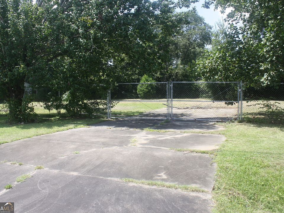 1st image of 207 Cambridge Dr