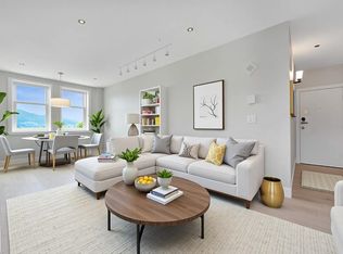 233 Abbott St #701, Vancouver, BC V6B 2K7