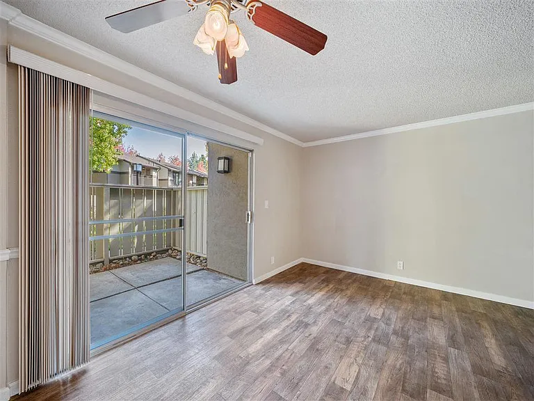 Valley Ridge Apartment Homes — Photo 9