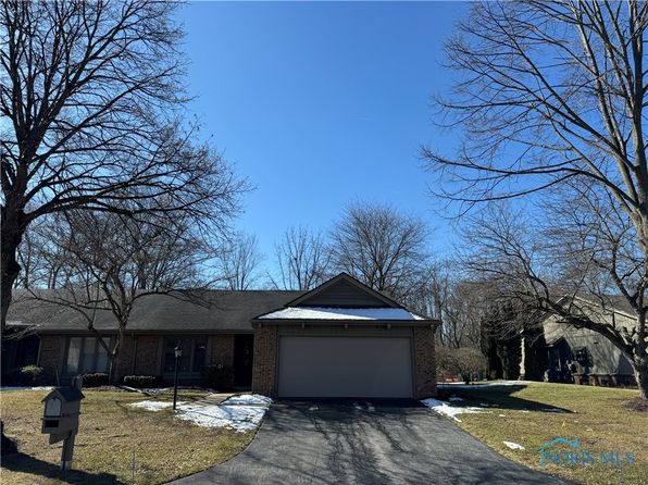16 Wolf Ridge Dr, Holland, OH 43528