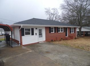 316 W South 4th St, Seneca, SC 29678