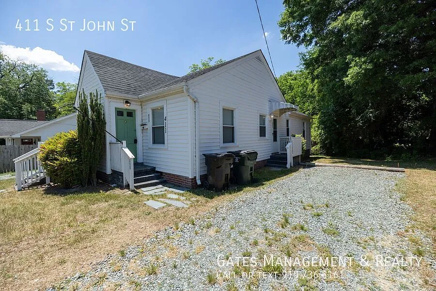 Newly Refreshed Duplex in Burlington! — Photo 2