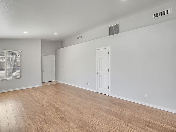 4th image of 2290 E Derringer