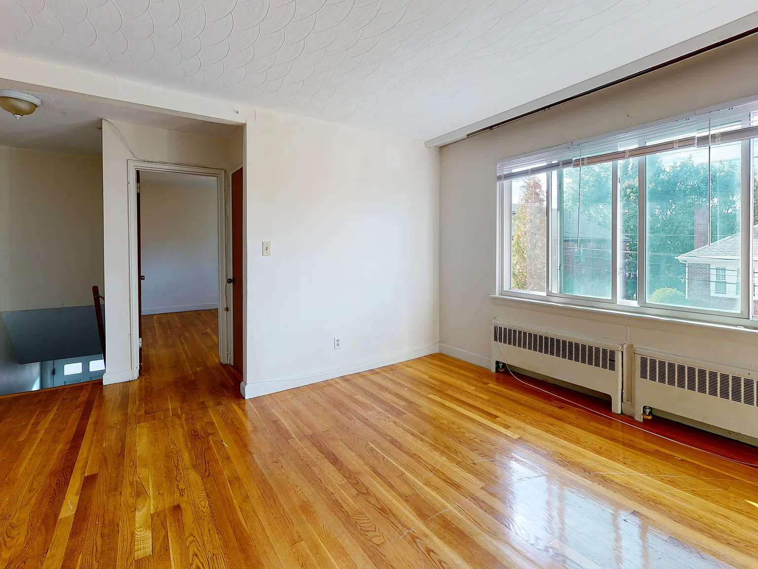 4 bed, 1500 sqft, $4,100 — Photo 4