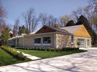 8263 N Gray Log Ln, Milwaukee, WI 53217