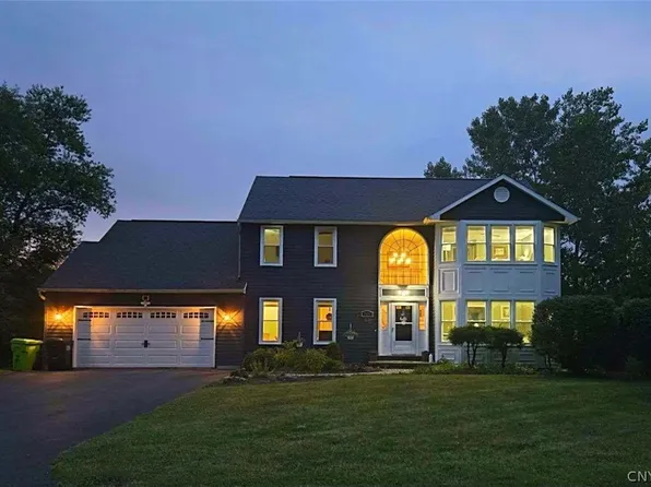 7879 E Ridge Pointe Dr, Fayetteville, NY 13066