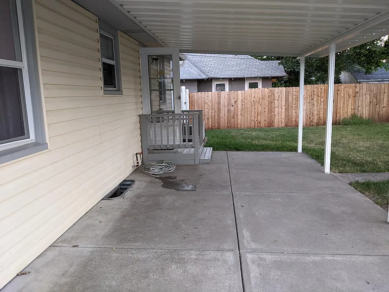 2404 W Kiernan Ave — Photo 12