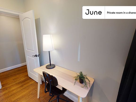 4th image of 490 Washington St #D