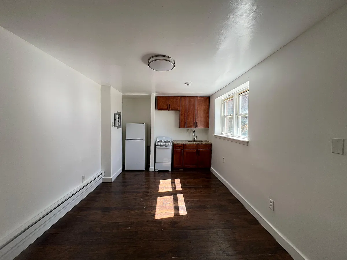 Building Photo - 399 Danforth Ave #36E