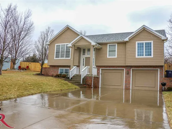 3024 Irene Cir, Manhattan, KS 66502