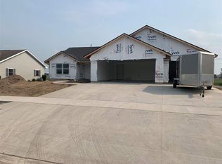 309 Fairview Dr, Manchester, IA 52057