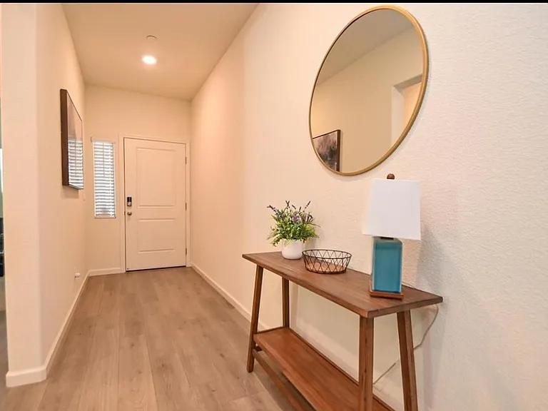 1204 Aspenparke Way — Photo 3