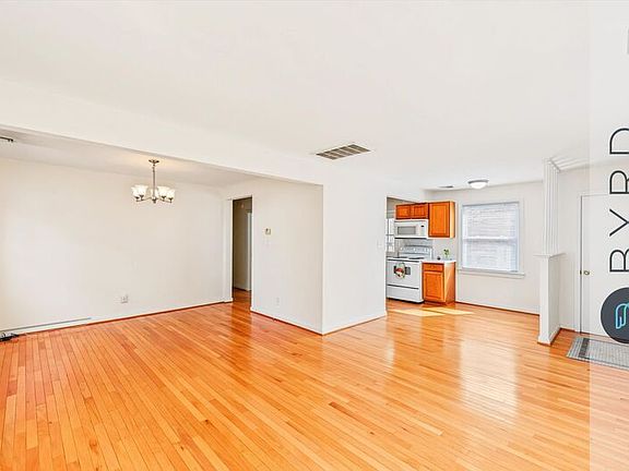 4th image of 4804 Augusta Ave