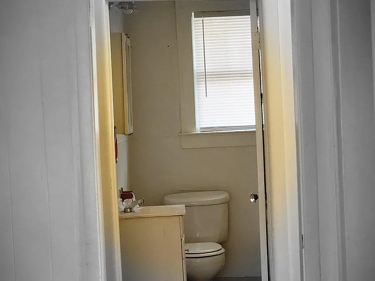 305 Allen Ave — Photo 10