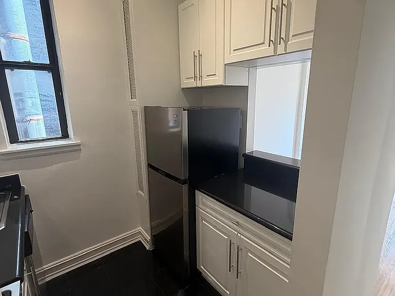 171 E 83rd St #5B — Photo 3