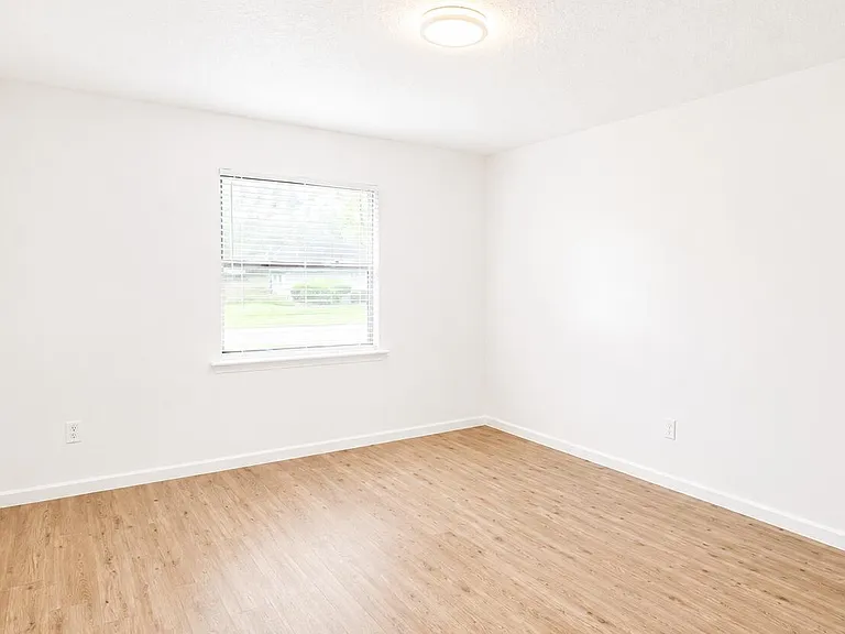 4727 Southern Pacific Dr — Photo 12