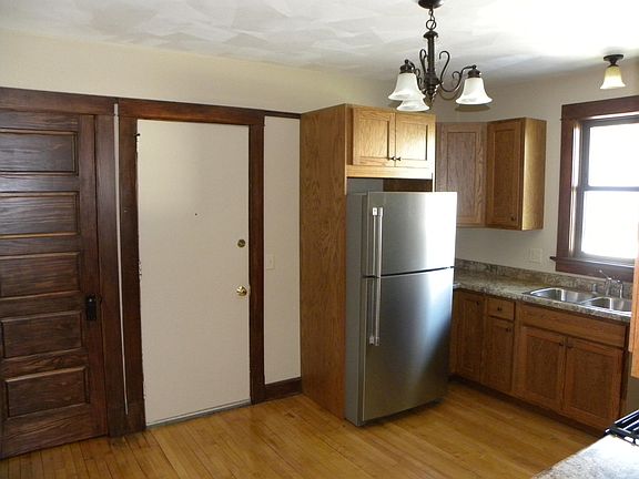 Kitchen Refrigerator/Back Entry